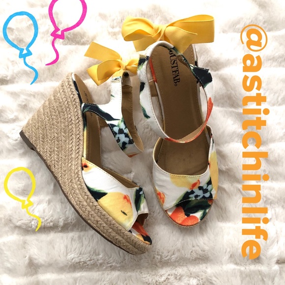 JustFab Shoes - Just Fab Floral Platform Sandals